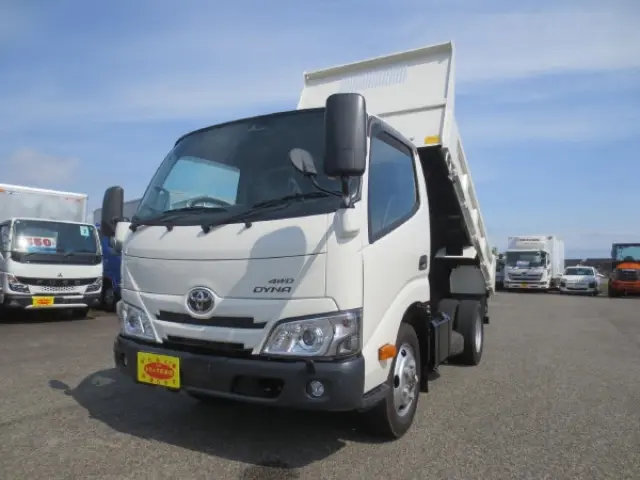 トヨタ ダイナ 2KG-XZU675D(4WD)の写真1