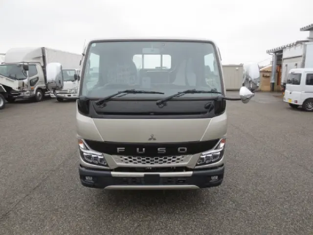 三菱 キャンター 2TG-FBA00(2WD)の写真6