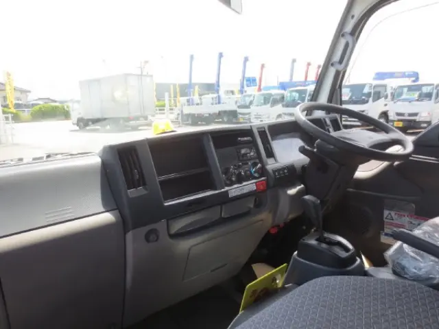 いすゞ エルフ TPG-NKR85AR(2WD)の写真15
