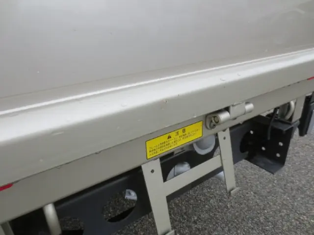 三菱 キャンター 2TG-FBA00(2WD)の写真18