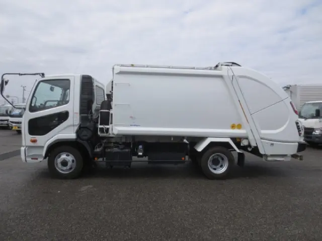 三菱 ファイター 2PG-FK72N(2WD)の写真9