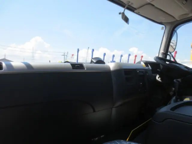 三菱 ファイター 2KG-FK62FZ(2WD)の写真15