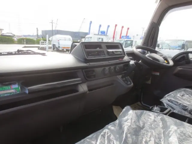 三菱 キャンター 2RG-FEB50(2WD)の写真17