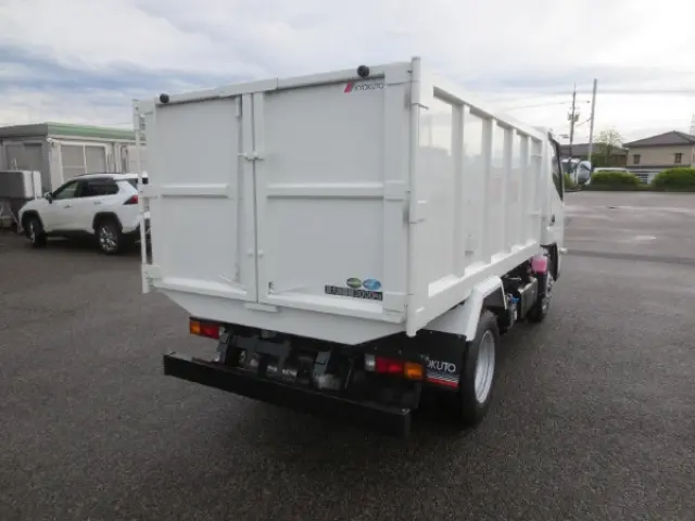 三菱 キャンター 2RG-FBA60(2WD)の写真4