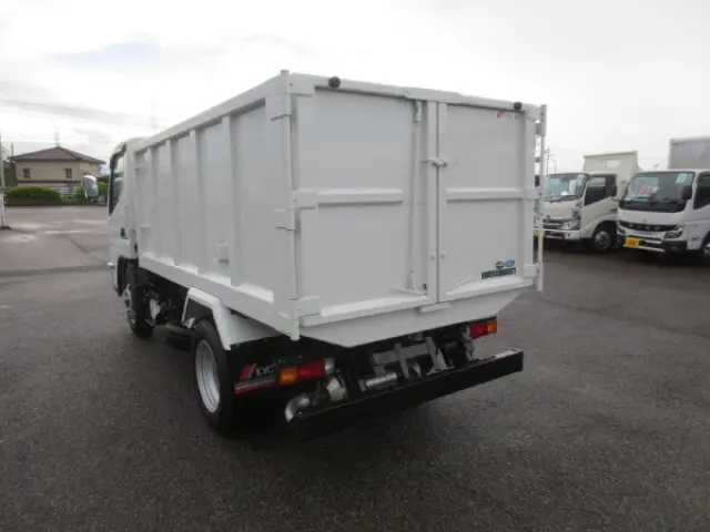 三菱 キャンター 2RG-FBA60(2WD)の写真5