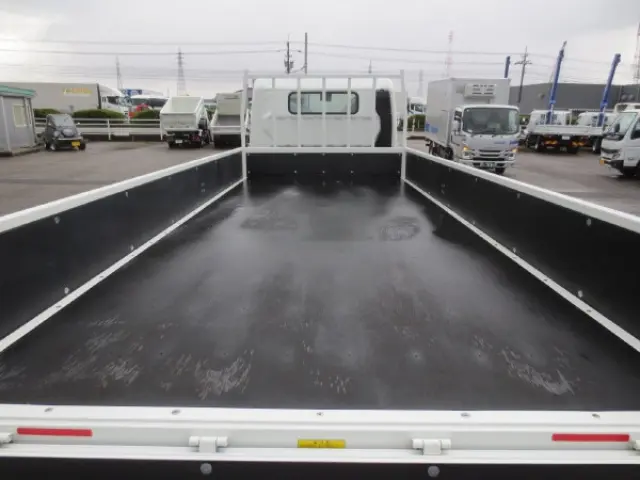 三菱 キャンター 2PG-FEB90(2WD)の写真10