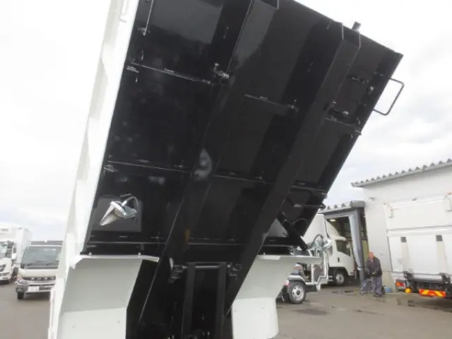 三菱 キャンター 2RG-FBA60(2WD)の写真12