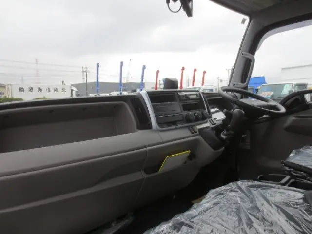 三菱 キャンター 2PG-FEB90(2WD)の写真13