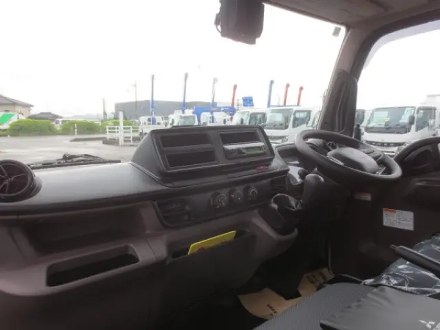 三菱 キャンター 2RG-FBA60(2WD)の写真15