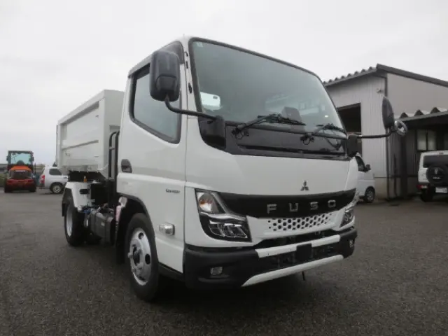 三菱 キャンター 2RG-FBAV0(2WD)の写真2