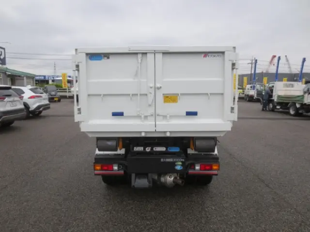 三菱 キャンター 2RG-FBAV0(2WD)の写真7