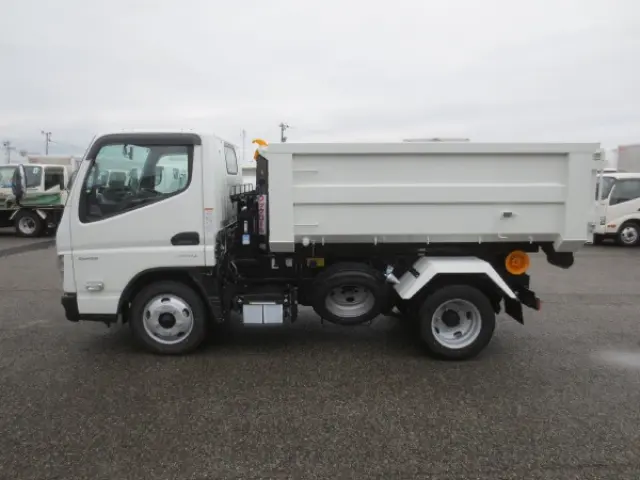 三菱 キャンター 2RG-FBAV0(2WD)の写真9
