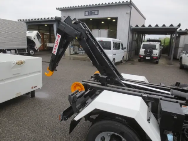 三菱 キャンター 2RG-FBAV0(2WD)の写真11