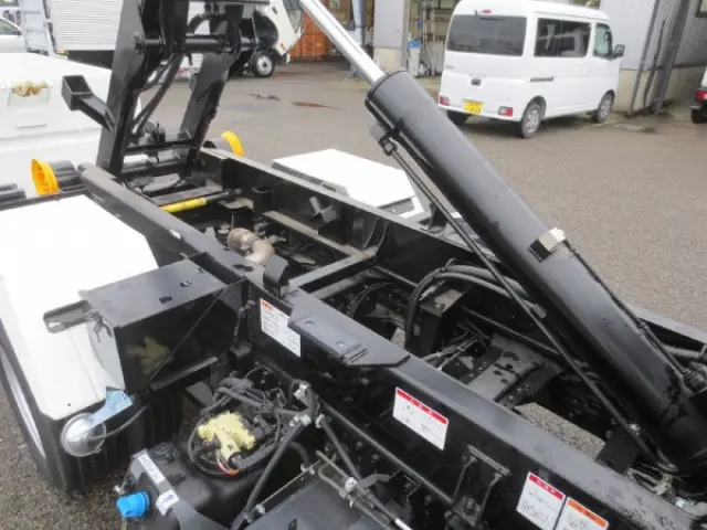 三菱 キャンター 2RG-FBAV0(2WD)の写真14