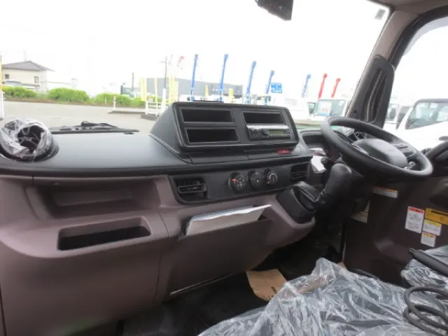 三菱 キャンター 2RG-FBAV0(2WD)の写真21