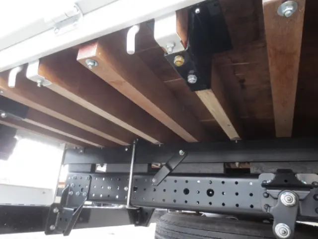 三菱 キャンター 2PG-FEB80(2WD)の写真14