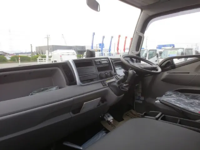 三菱 キャンター 2PG-FEB80(2WD)の写真18