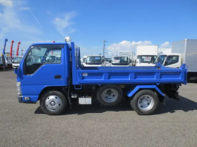 いすゞ エルフ TPG-NKR85AD(2WD)の写真9