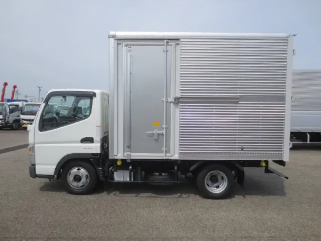 三菱 キャンター 2RG-FBA20(2WD)の写真9