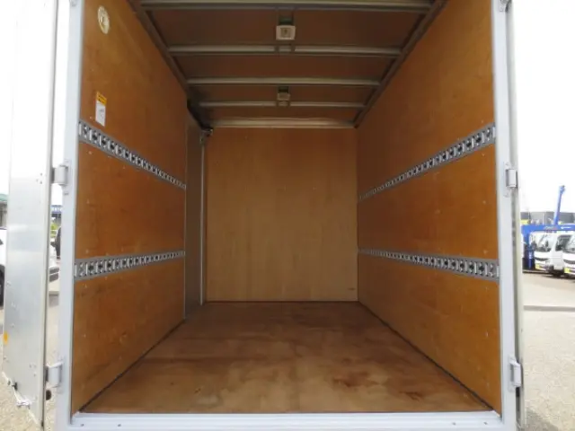 三菱 キャンター 2RG-FBA20(2WD)の写真10
