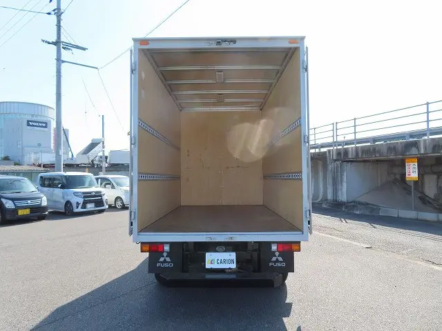 三菱 キャンター TPG-FEA20(2WD)の写真9