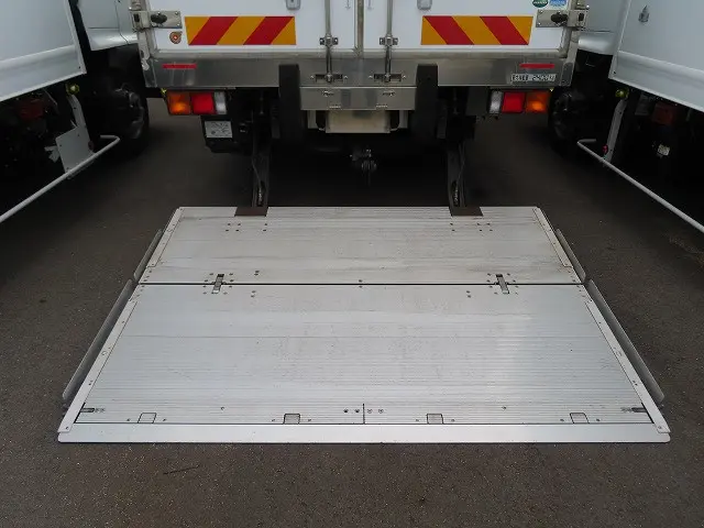 三菱 ファイター TKG-FK74F(2WD)の写真9