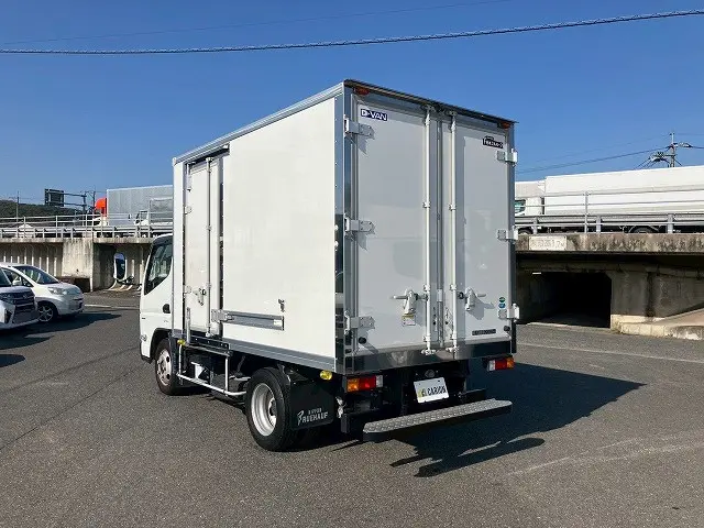 三菱 キャンター 2RG-FBAV0(2WD)の写真3