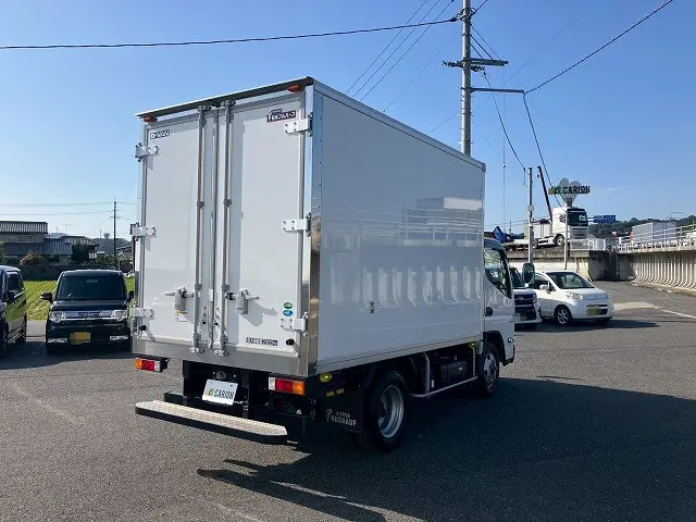 三菱 キャンター 2RG-FBAV0(2WD)の写真4