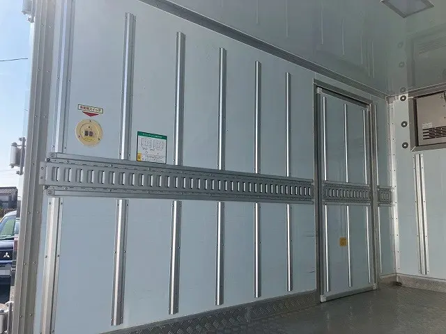 三菱 キャンター 2RG-FBAV0(2WD)の写真12