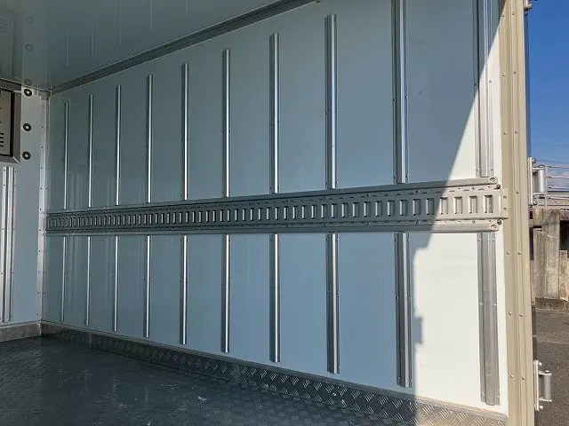 三菱 キャンター 2RG-FBAV0(2WD)の写真13