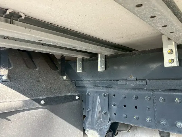 三菱 キャンター 2RG-FBAV0(2WD)の写真18