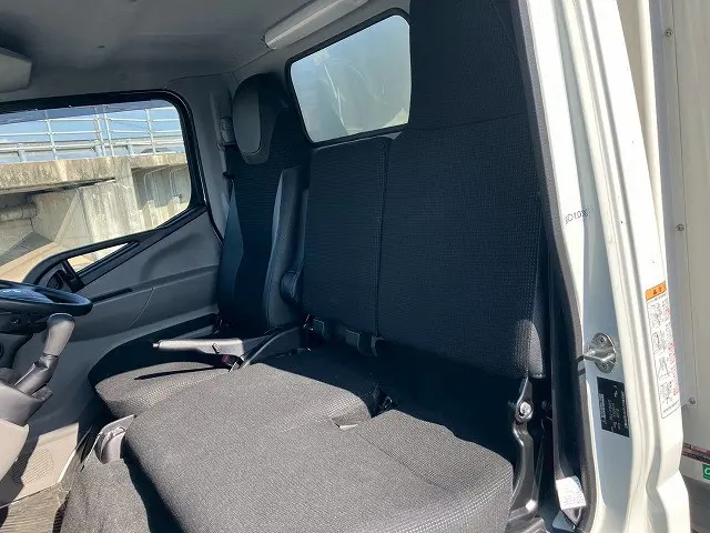 三菱 キャンター 2RG-FBAV0(2WD)の写真24