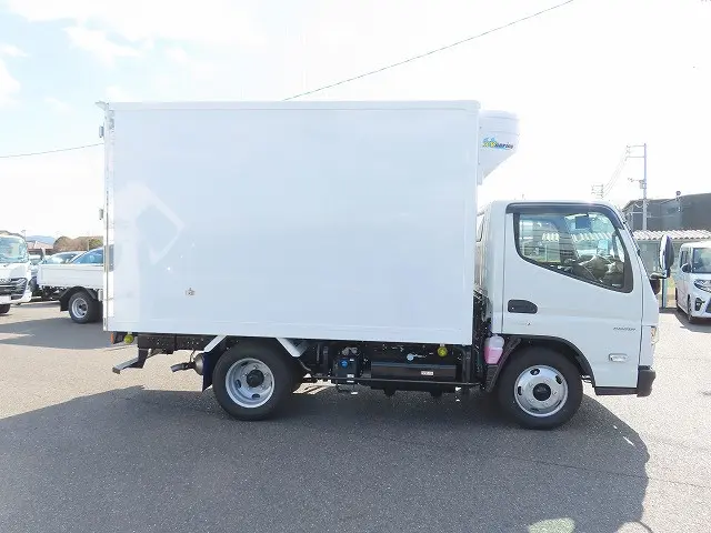 三菱 キャンター 2RG-FBAV0の写真9