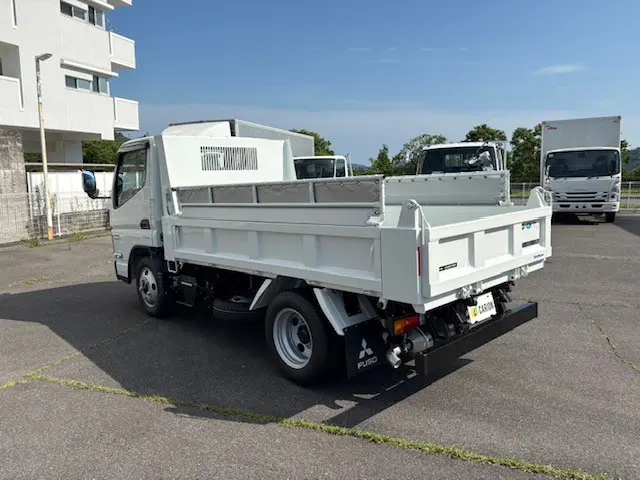 三菱 キャンター 2RG-FBA60(2WD)の写真3