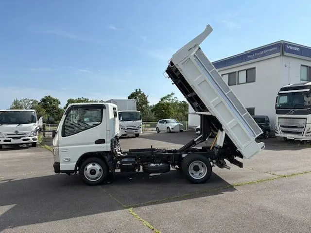 三菱 キャンター 2RG-FBA60(2WD)の写真8