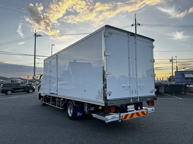 三菱 ファイター 2KG-FK65F(2WD)の写真3