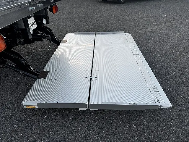 三菱 ファイター 2KG-FK65F(2WD)の写真10