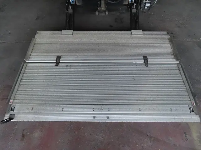 三菱 ファイター 2KG-FK65F(2WD)の写真10