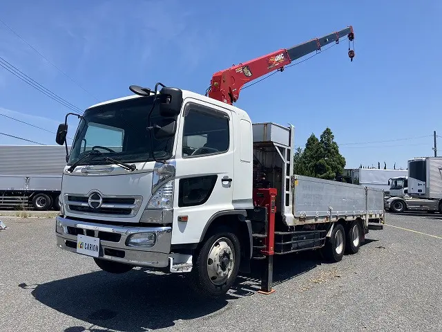 日野 プロフィア PK-GK8JNFA(6x2)の写真1