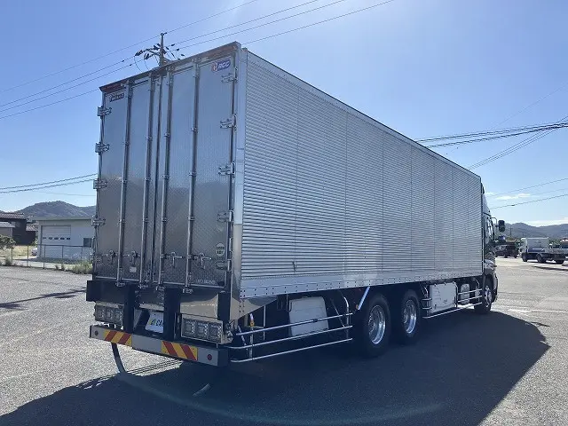 日野 プロフィア 2DG-FR1EH(6x2)の写真4