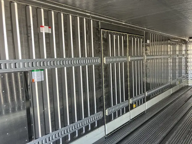 日野 プロフィア 2DG-FR1EH(6x2)の写真13