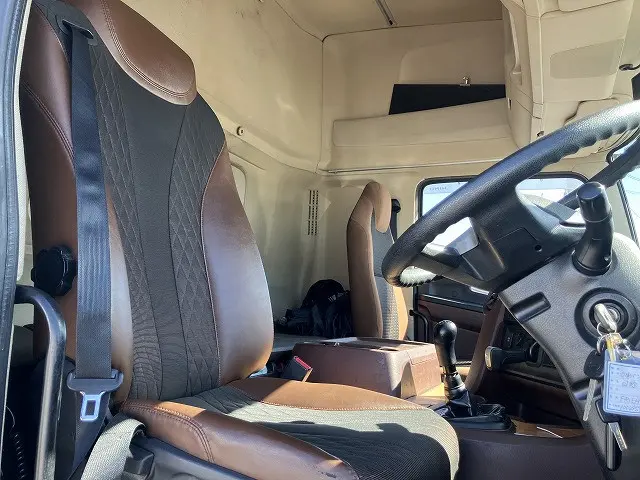 日野 プロフィア 2DG-FR1EH(6x2)の写真24