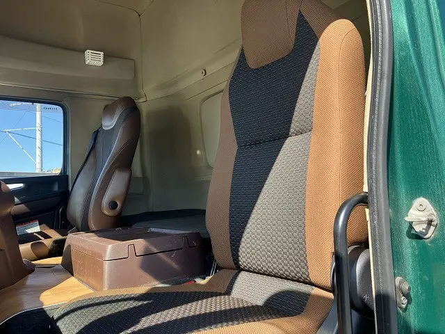 日野 プロフィア 2DG-FR1EH(6x2)の写真25