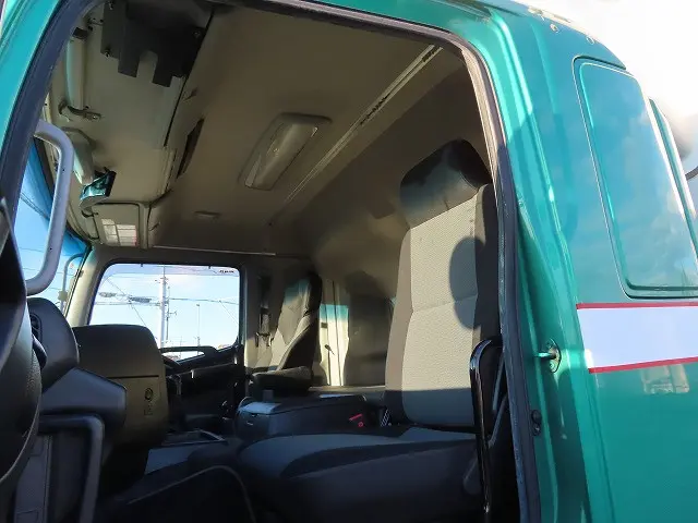 日野 プロフィア QPG-FR1EXEG(6x2)の写真25