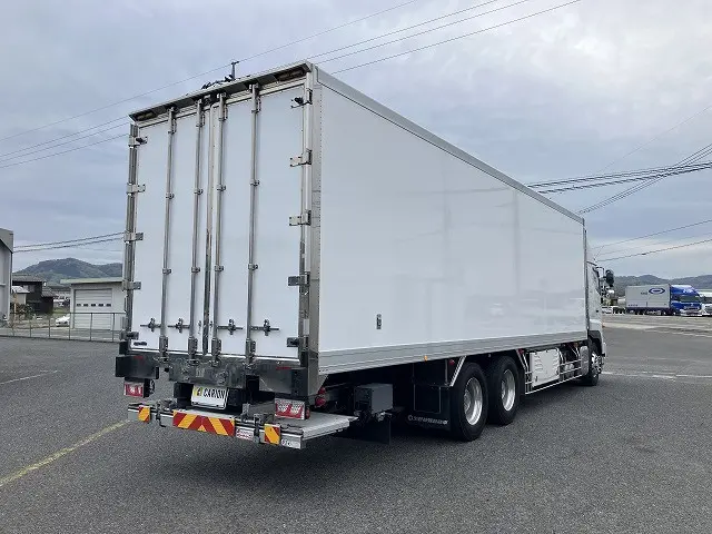 日野 プロフィア QPG-FR1EXEG(6x2)の写真4