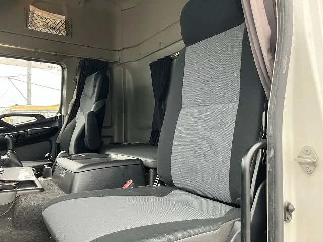 日野 プロフィア QPG-FR1EXEG(6x2)の写真27