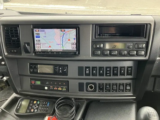 日野 プロフィア QPG-FR1EXEG(6x2)の写真28