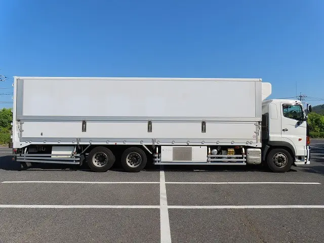 日野 プロフィア QPG-FR1EXEG(6x2)の写真10