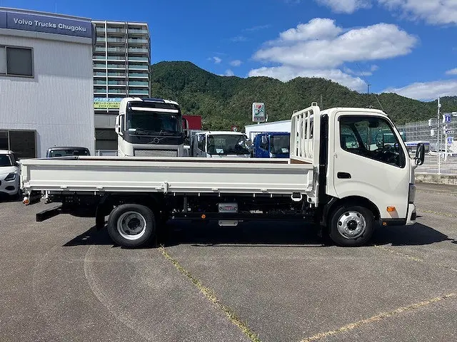日野 デュトロ 2WG-XZU713(2WD)の写真9
