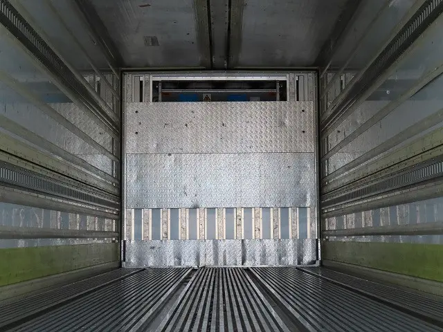 日野 プロフィア QPG-FR1EXEG(6x2)の写真9